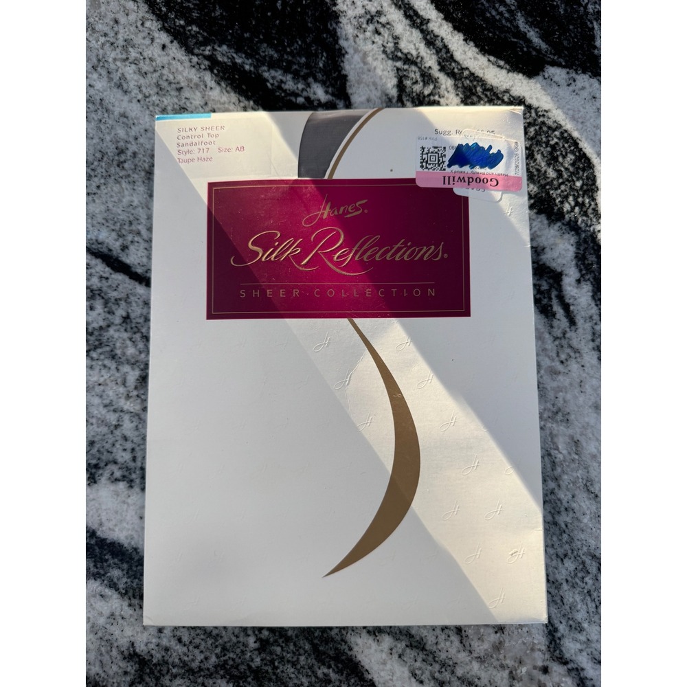 Hanes Silk Reflections Control Top Sheer Pantyhose Style 717‎ Size AB Taupe Haze